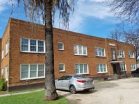 1409 W Woodlawn Ave in San Antonio, TX - Foto de edificio - Building Photo