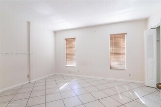 215 NE 16th Ave in Fort Lauderdale, FL - Building Photo - Building Photo