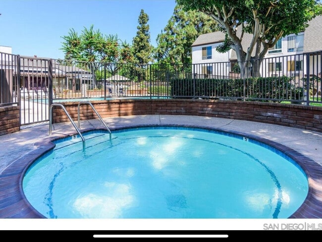 8085 Caminito de Pizza in San Diego, CA - Building Photo - Building Photo