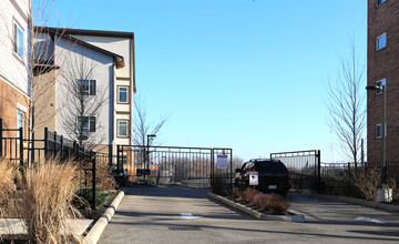 65 West Apartments in Cincinnati, OH - Building Photo - Building Photo