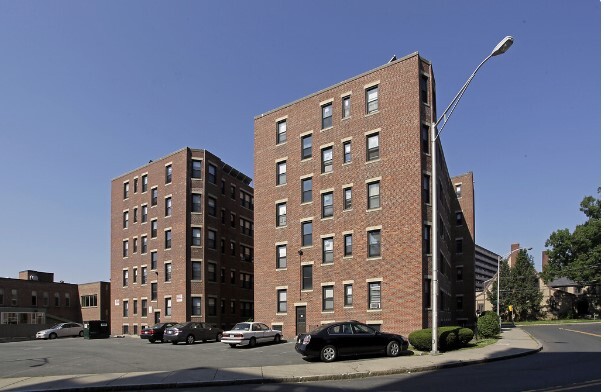 171 Washington St, Unit 316 in Malden, MA - Building Photo