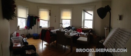 1822 Beacon St in Brookline, MA - Building Photo - Building Photo