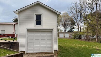 3241 Freemansburg Ave in Easton, PA - Building Photo - Building Photo