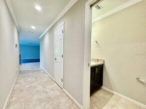 13133 Sonoma Bend Pl in Gibsonton, FL - Building Photo - Building Photo