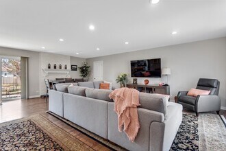 1915 Farmington Ct in Naperville, IL - Building Photo - Building Photo