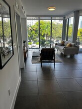 215 NE 27th St, Unit B1 in Miami, FL - Foto de edificio - Building Photo