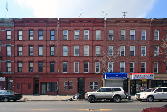 98 Ralph Ave in Brooklyn, NY - Foto de edificio - Building Photo