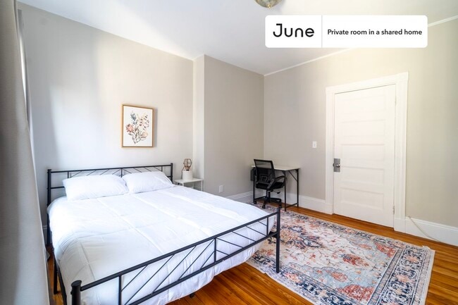Private bedroom in 5 bed/2 bath Home in Brookline, MA - Building Photo - Building Photo
