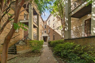 Highland Club in Birmingham, AL - Building Photo - Interior Photo