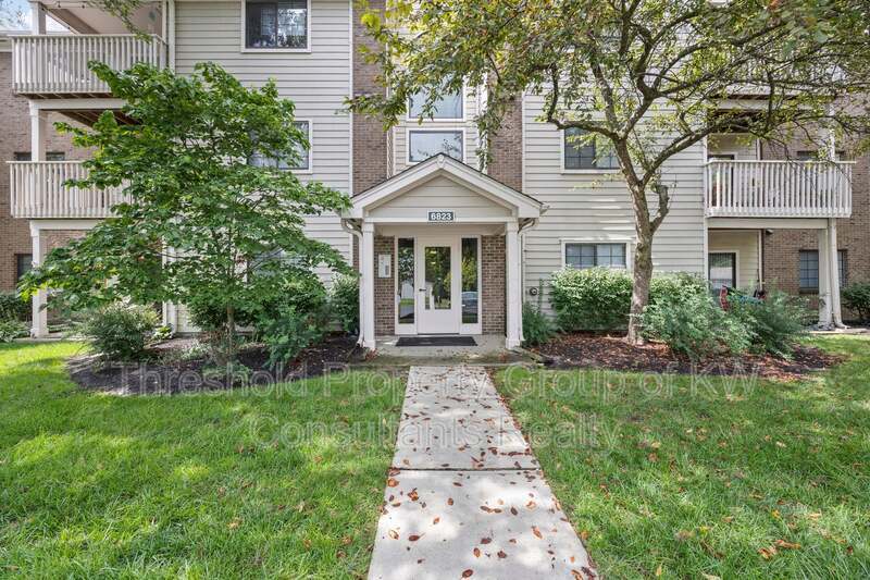 6823 Meadow Creek Dr in Columbus, OH - Building Photo