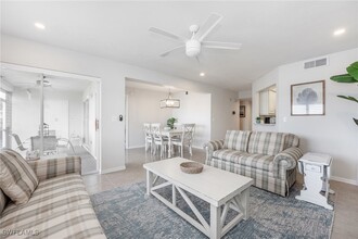 2885 Citrus Lake Dr in Naples, FL - Building Photo - Building Photo