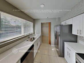 1230 NW 176th Terrace in Miami, FL - Foto de edificio - Building Photo