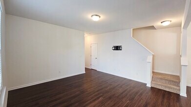 90 W Grove Point Dr in Clayton, NC - Foto de edificio - Building Photo