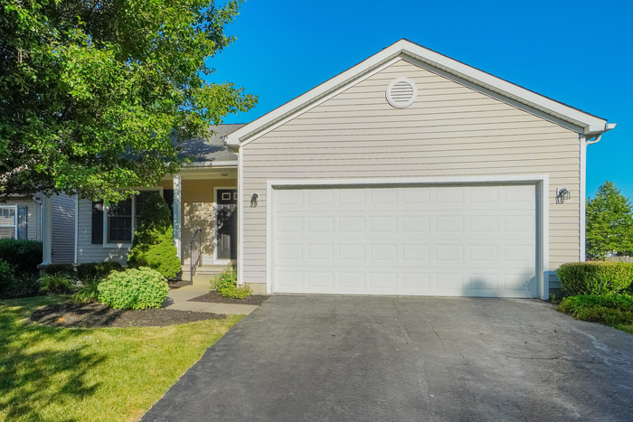 565 Sharar Field Dr in Columbus, OH - Building Photo