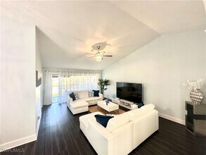 9828 Luna Cir in Naples, FL - Building Photo - Building Photo