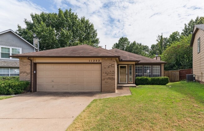 11252 Locust Cir in Jenks, OK - Building Photo - Building Photo