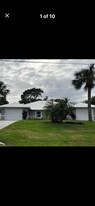 393 S Wimbrow Dr, Unit A in Sebastian, FL - Building Photo