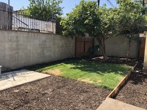 712 W 54th St in Los Angeles, CA - Building Photo - Building Photo