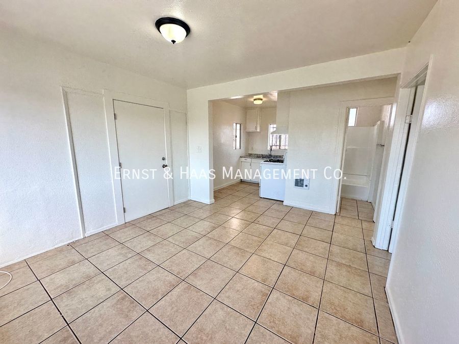 1823 E 11th St in Long Beach, CA - Building Photo