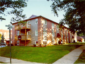 Highland Gardens Apartments, Allentown PA in Allentown, PA - Building Photo - Building Photo