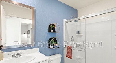 2033 Stargate Dr in Roseville, CA - Building Photo - Building Photo