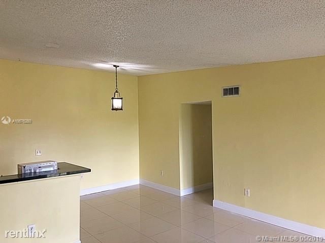 9731 Hammocks Blvd-Unit -Apt 202B in Miami, FL - Building Photo - Building Photo