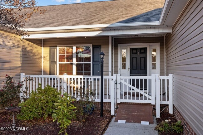 711 Shearwater Ln in Swansboro, NC - Building Photo - Building Photo