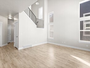 4130 W 1630 N in Lehi, UT - Foto de edificio - Building Photo