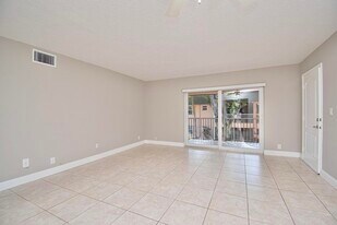 770 SE 2nd Ave in Deerfield Beach, FL - Building Photo