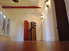 1328 N Formosa Ave, Unit 2bdrm in Los Angeles, CA - Foto de edificio - Building Photo
