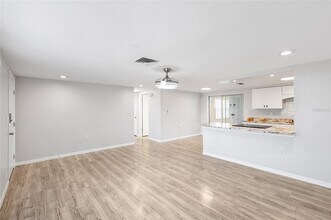 5648 Saren Dr in New Port Richey, FL - Building Photo - Building Photo