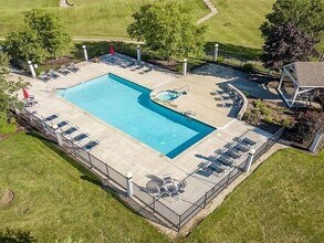 8892 Eagleview Dr, Unit 12 in Liberty Townshp, OH - Building Photo - Building Photo
