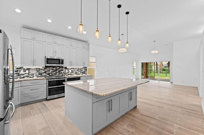 5122 Elpine Way