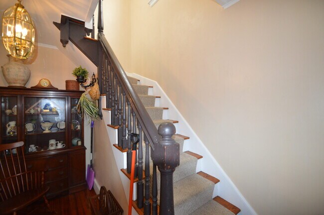 616 Thames St, Unit 1 in Newport, RI - Foto de edificio - Building Photo