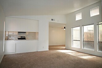 5608 Passero Way in Stockton, CA - Building Photo - Building Photo