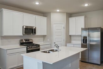 4501 Bridal Veil Dr in Austin, TX - Building Photo - Building Photo