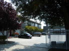 2430 5th St Apartamentos