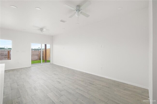 15 Cassandra St in Mission, TX - Building Photo - Building Photo