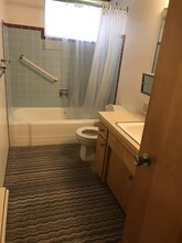 600 N I St, Unit Apt ground in Aberdeen, WA - Building Photo - Building Photo
