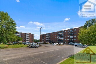 200 Sanders Ferry Rd-Unit -2211 in Hendersonville, TN - Building Photo - Building Photo