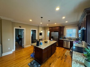 413 High St in Middletown, CT - Building Photo - Building Photo