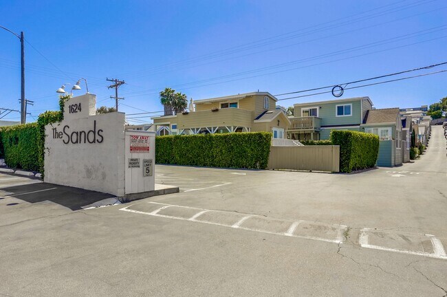 property at 1624 N Coast Hwy 101