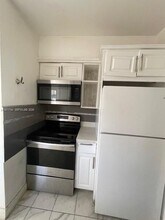 121 NE 169th Terrace in North Miami Beach, FL - Building Photo - Building Photo