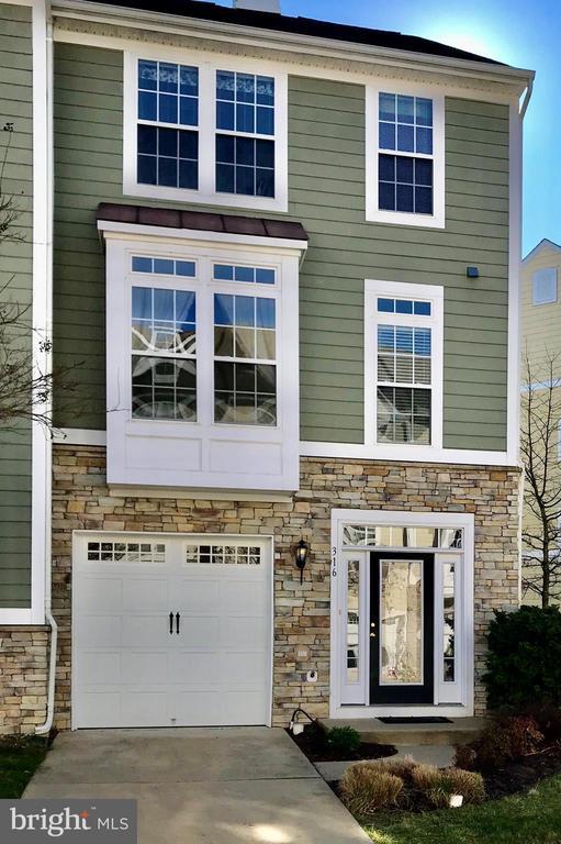 property at 316 Monroe Point Dr