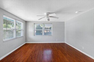 724 2nd Ave NE in Largo, FL - Building Photo - Building Photo