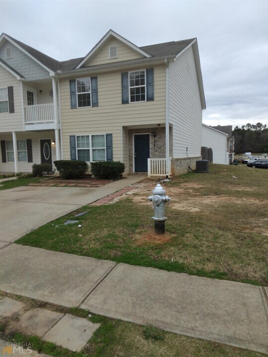 1751 Old Dogwood in Jonesboro, GA - Building Photo