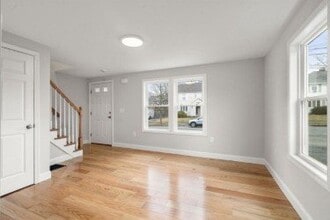 98 Uncatena Ave in Worcester, MA - Foto de edificio - Building Photo