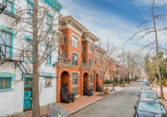 1406 Corcoran St NW in Washington, DC - Building Photo - Building Photo