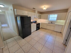 7400 Frankfort St in Navarre, FL - Building Photo - Building Photo