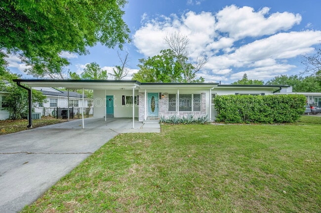316 Lake Fair Ln